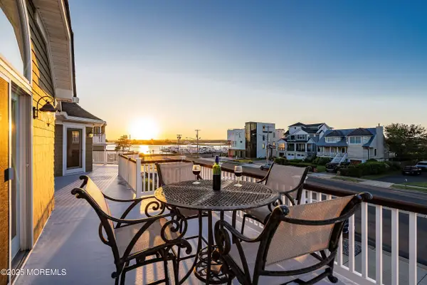 10 Imbrie Place, Sea Bright, NJ 07760