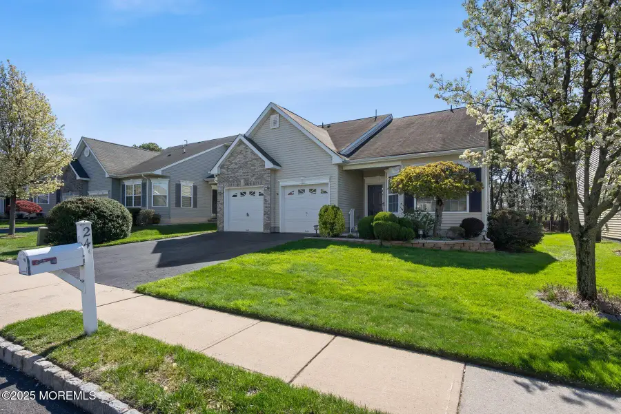 24 Little Leaf Lane, Howell, NJ 07731 - Image #3