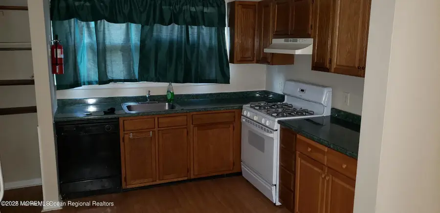 31 Pin Oak Lane, Little Egg Harbor Township, NJ 08087 - Image #2