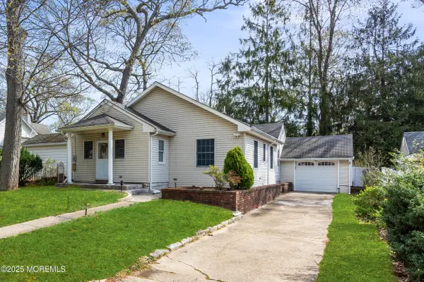 185 Pinecrest Road, Oakhurst, NJ 07755