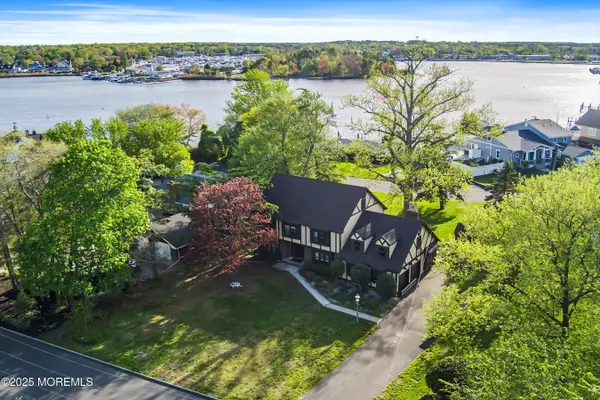 27 Magnolia Lane, Toms River, NJ 08753