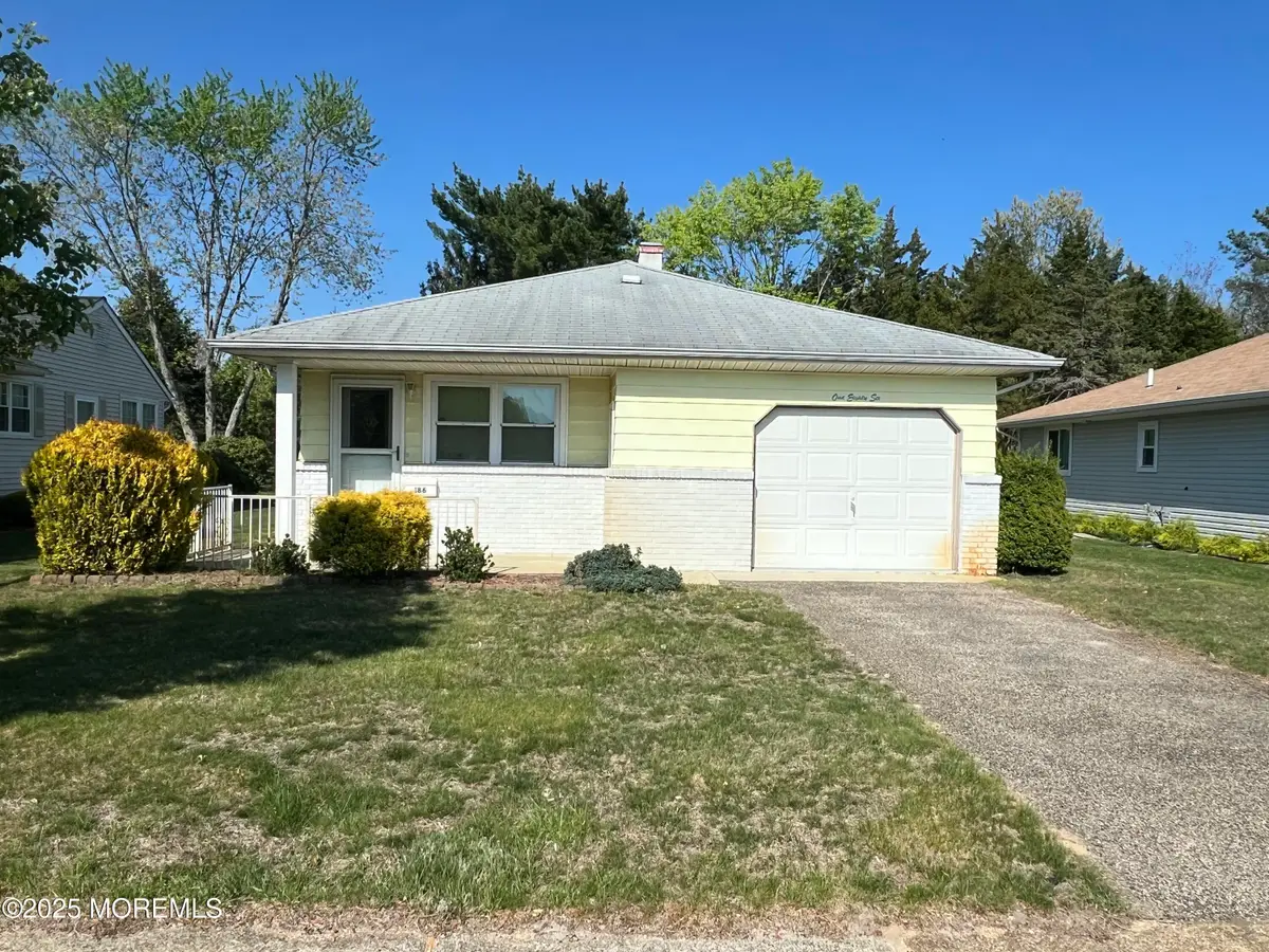 186 Charlotteville Drive, Toms River, NJ 08757 - Image #1