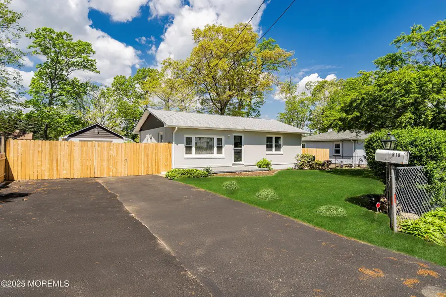 918 Briar Avenue, Toms River, NJ 08753 - Image #2