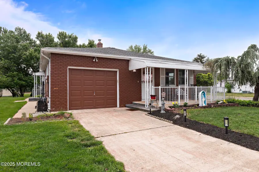 162 Harrington Drive, Toms River, NJ 08757 - Image #3