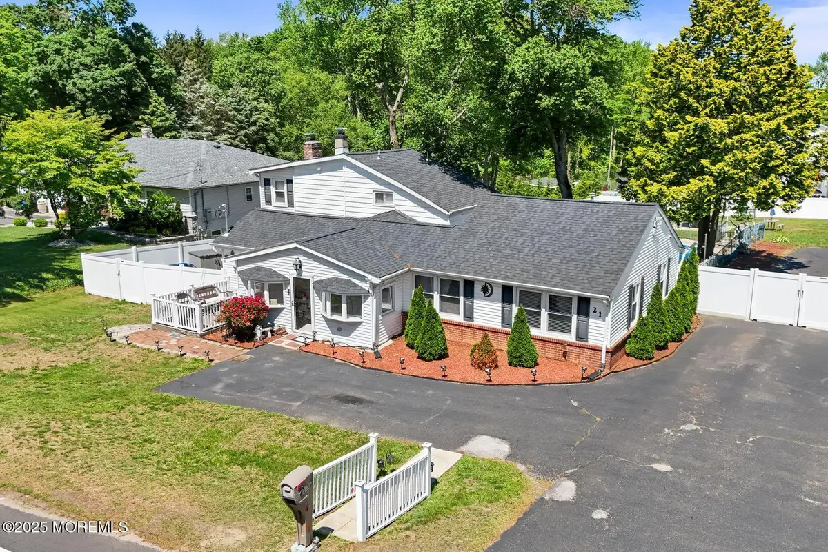 21 Wickatunk Road, Manalapan Township, NJ 07726 - Image #1