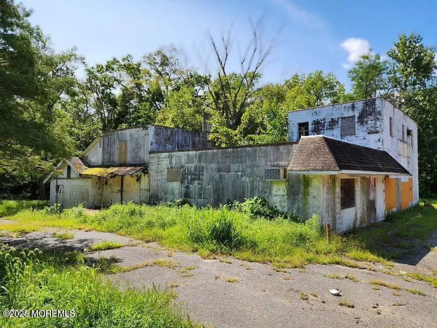 465 Lakewood Farmingdale Road, Howell, NJ 07731 - Image #2