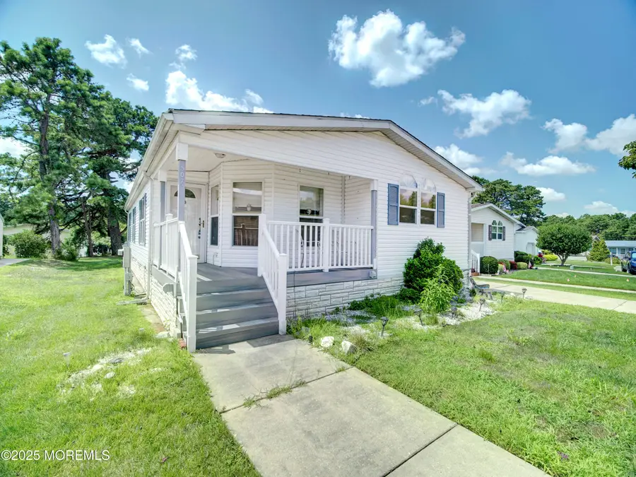 507 Momosa Way, Whiting, NJ 08759 - Image #2