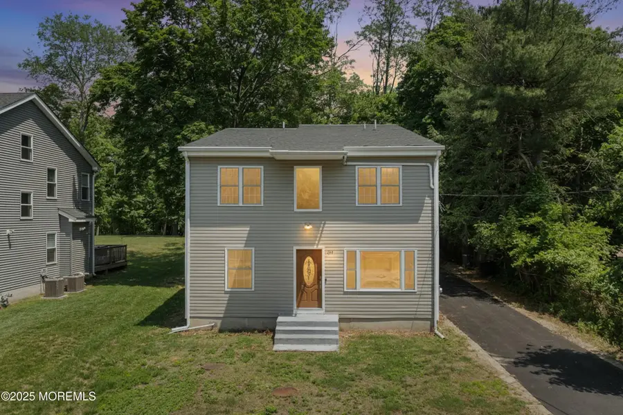 132 Millhurst Road, Manalapan Township, NJ 07726 - Image #2