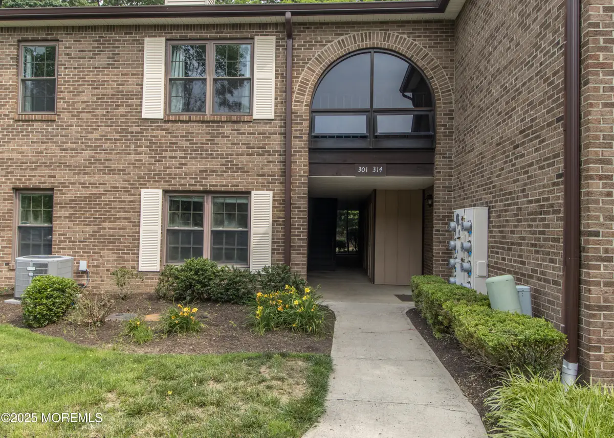 304 Wellington Place, Aberdeen, NJ 07747 - #1