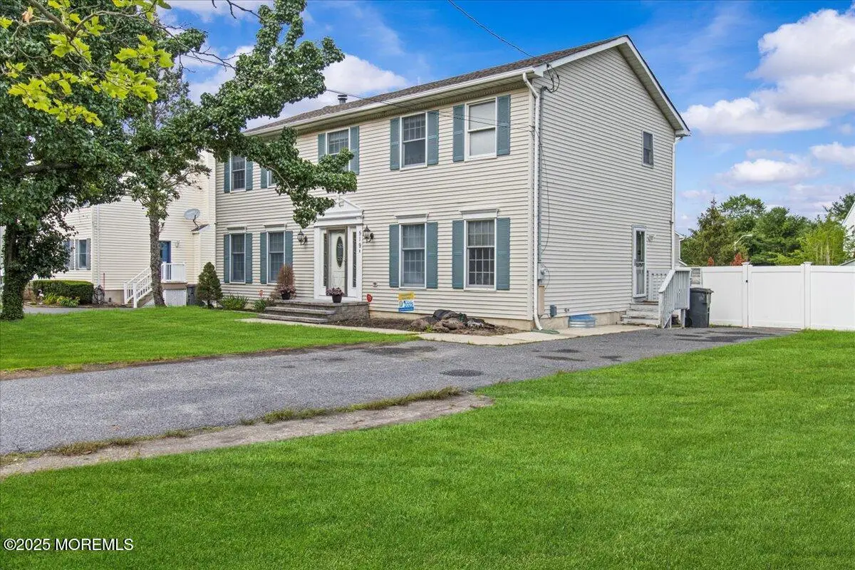 519 Gilford Avenue, Toms River, NJ 08753 - Image #1