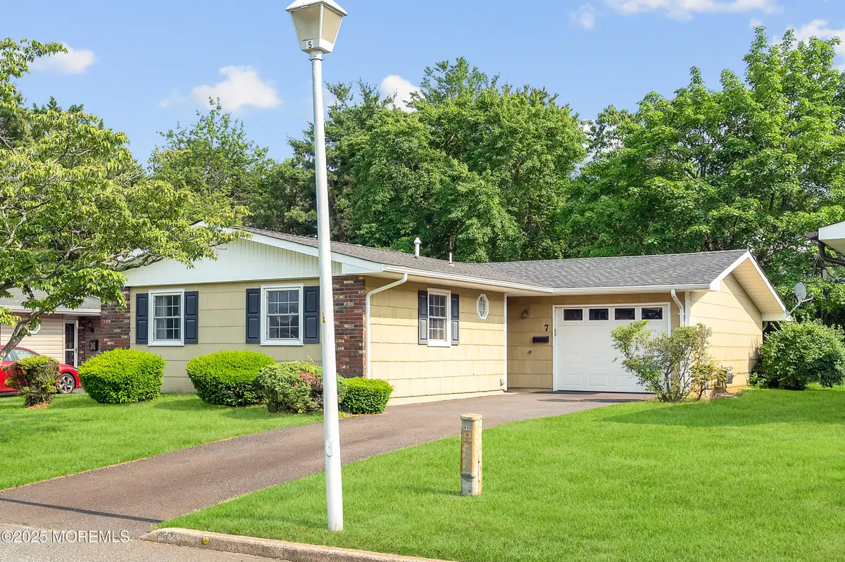 7 Robinson Road, Brick, NJ 08724 - Image #1