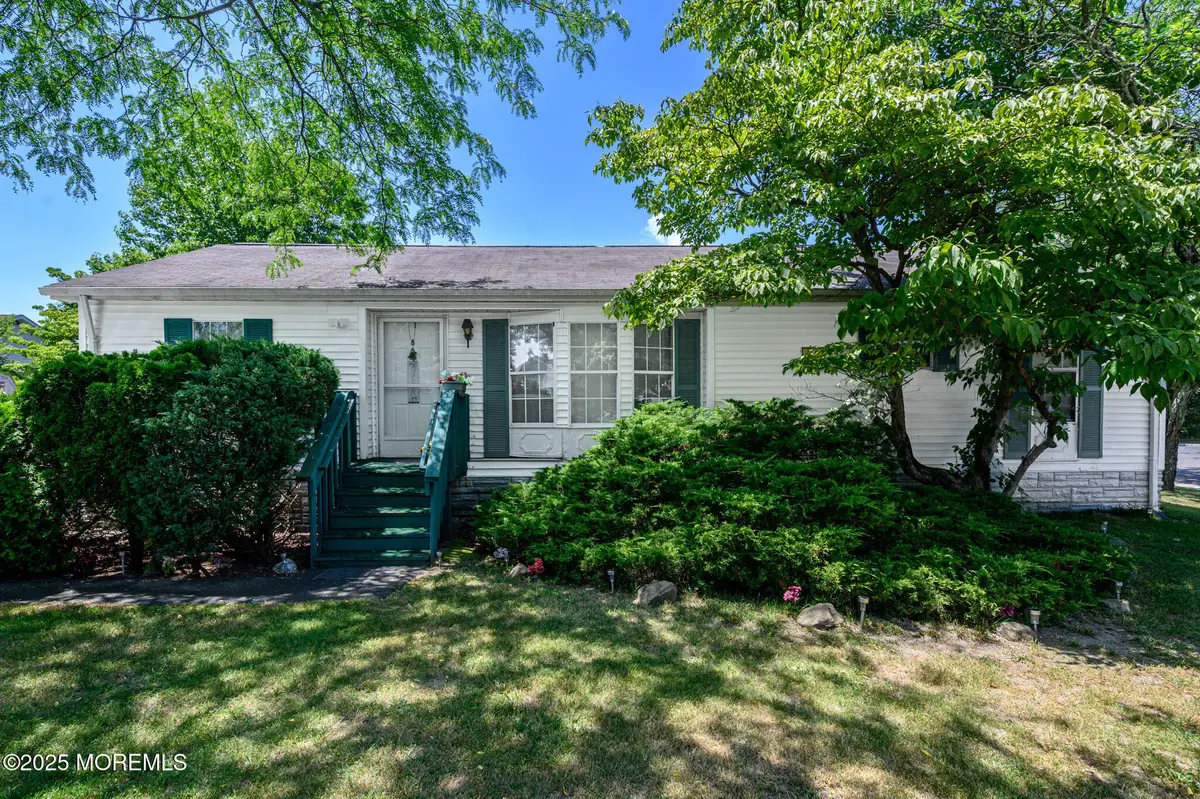 8 Snow Chief Court, Howell, NJ 07731 - Image #1