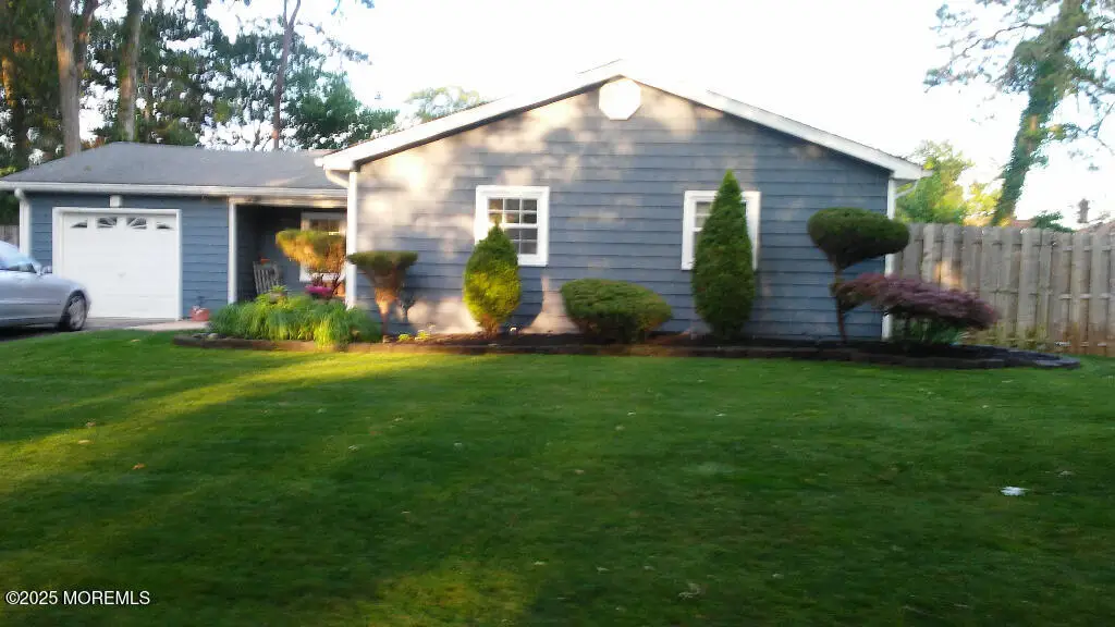 125 Sherwood Lane, Toms River, NJ 08753 - Image #1