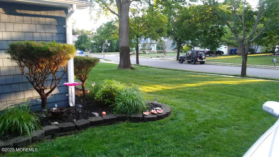 125 Sherwood Lane, Toms River, NJ 08753 - Image #2