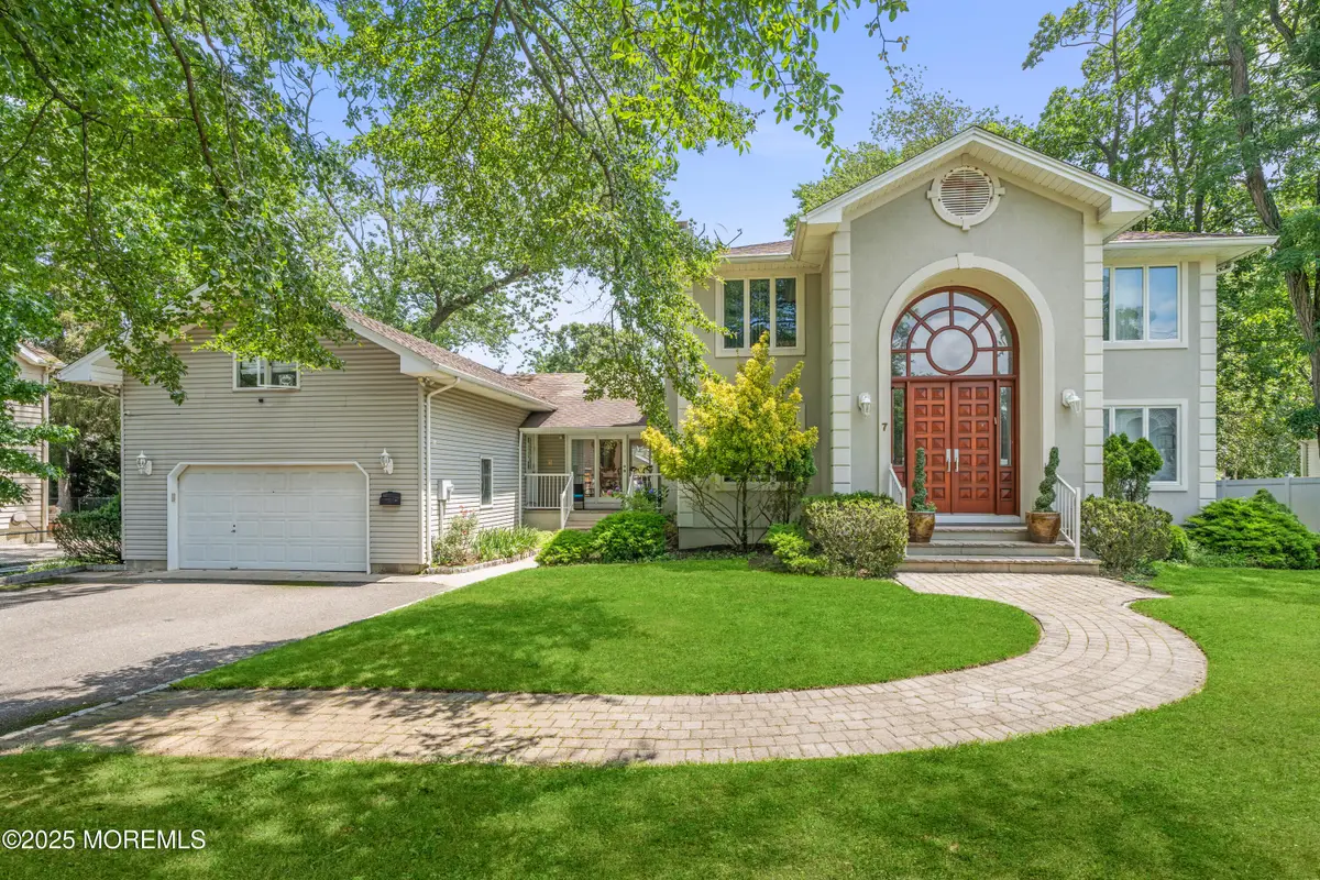 7 Wallace Avenue, Oakhurst, NJ 07755 - Image #1