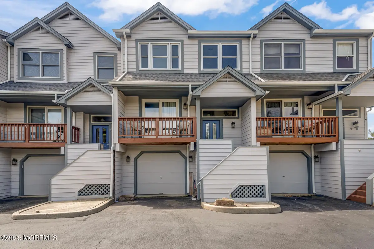 21 Mariners Pointe W Point, Mystic Island, NJ 08087 - #1