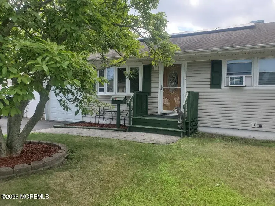 106 Arrowhead Park Drive, Brick, NJ 08724 - Image #3