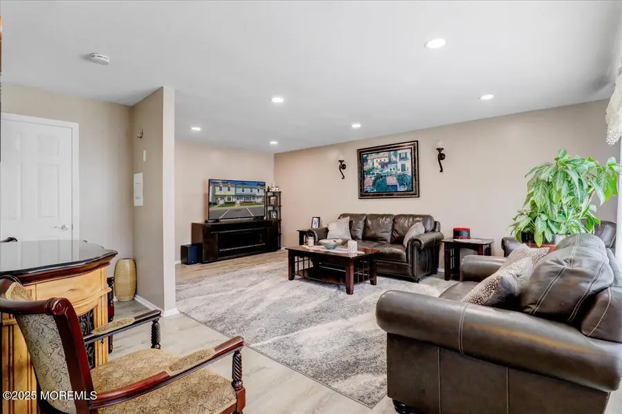 111 Joan Court, Jackson, NJ 08527 - Image #2