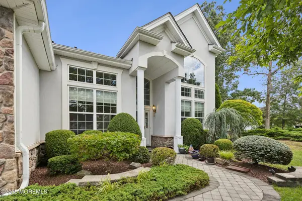 14 Chesterfield Drive, Jackson, NJ 08527