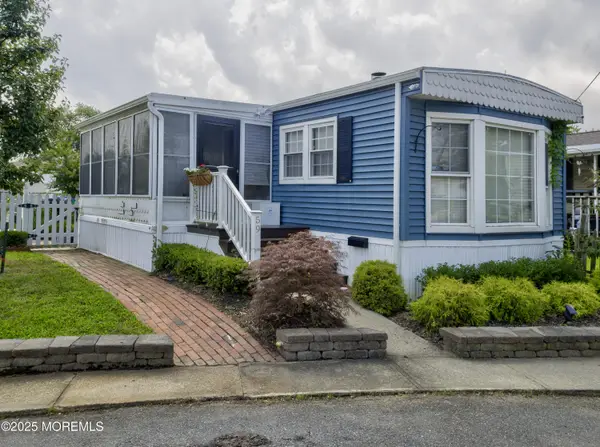 59 Bayshore Mobile Mnr, Hazlet, NJ 07730