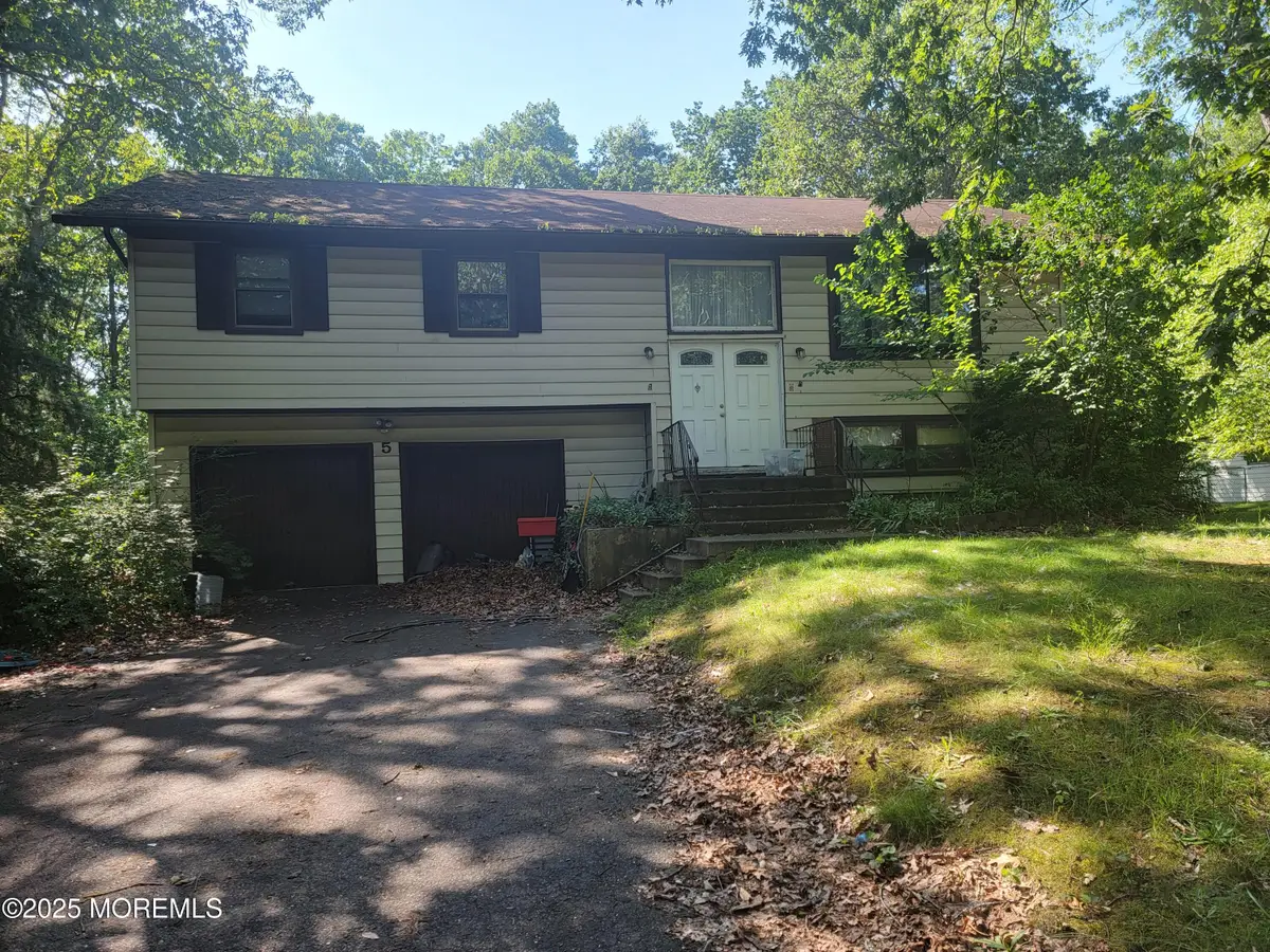 5 New Castle Court, Jackson, NJ 08527 - Image #1