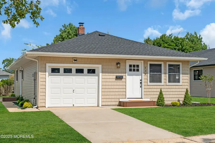 434 Saint Thomas Drive, Toms River, NJ 08757 - Image #2