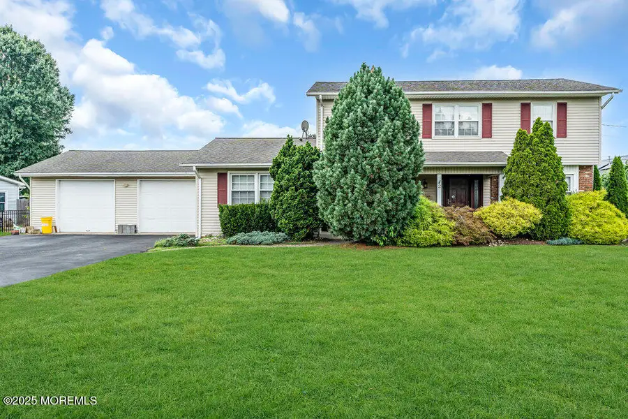 2 Princeton Drive, Jackson, NJ 08527 - Image #2
