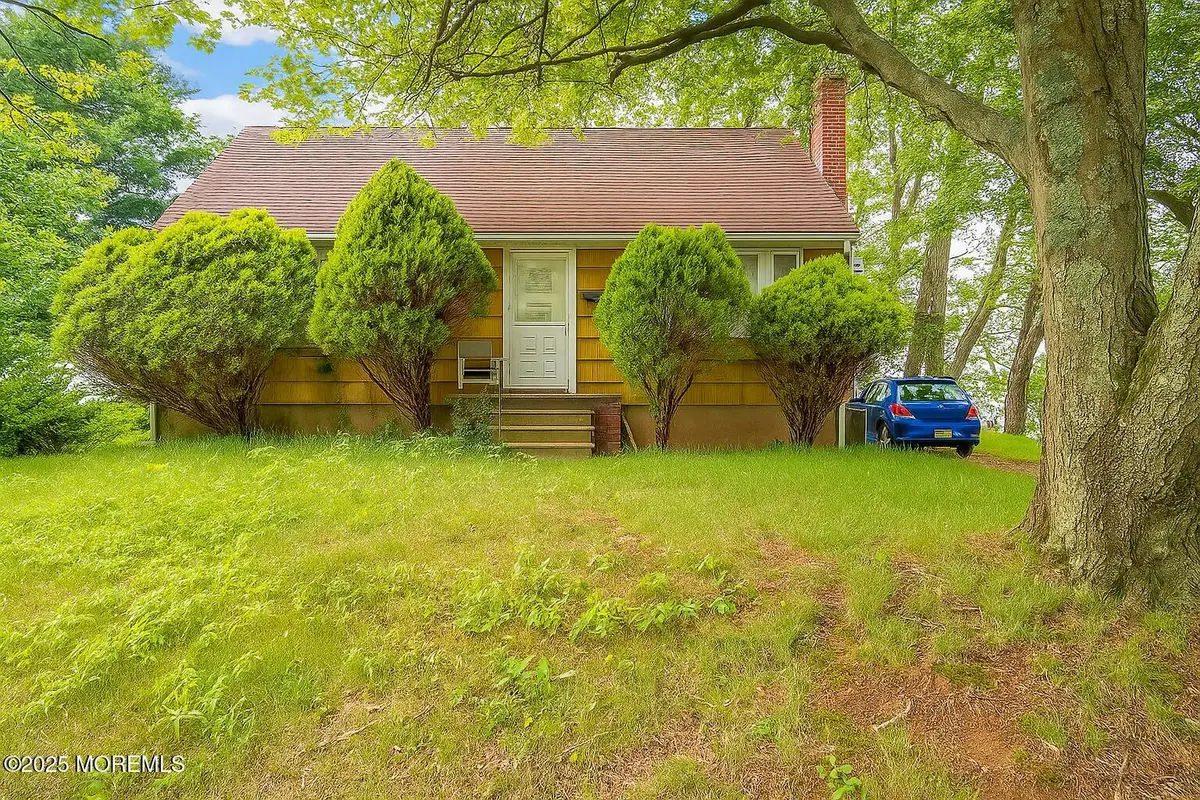 32 Lake Boulevard, Aberdeen, NJ 07747 - #1