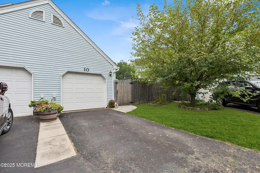 10 Whittier Court, Freehold, NJ 07728 - Image #2