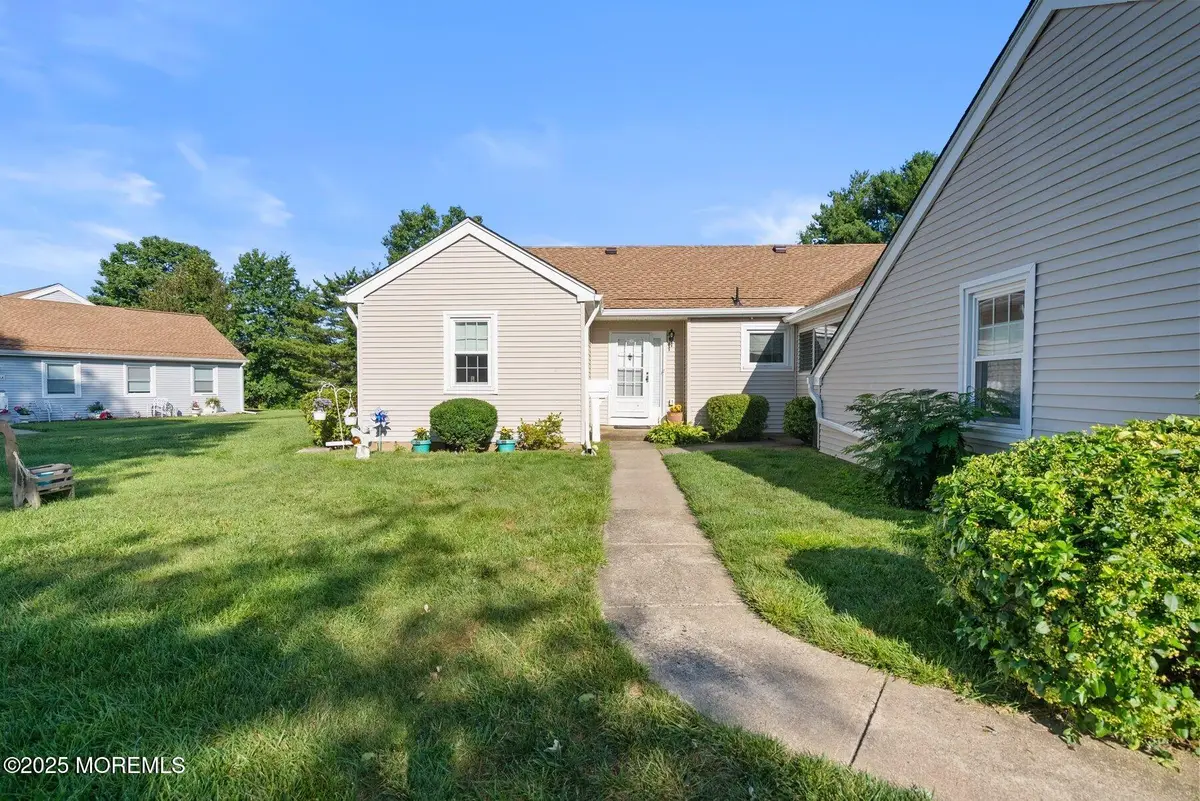 82 B Parkway Drive, Freehold, NJ 07728 - Image #1