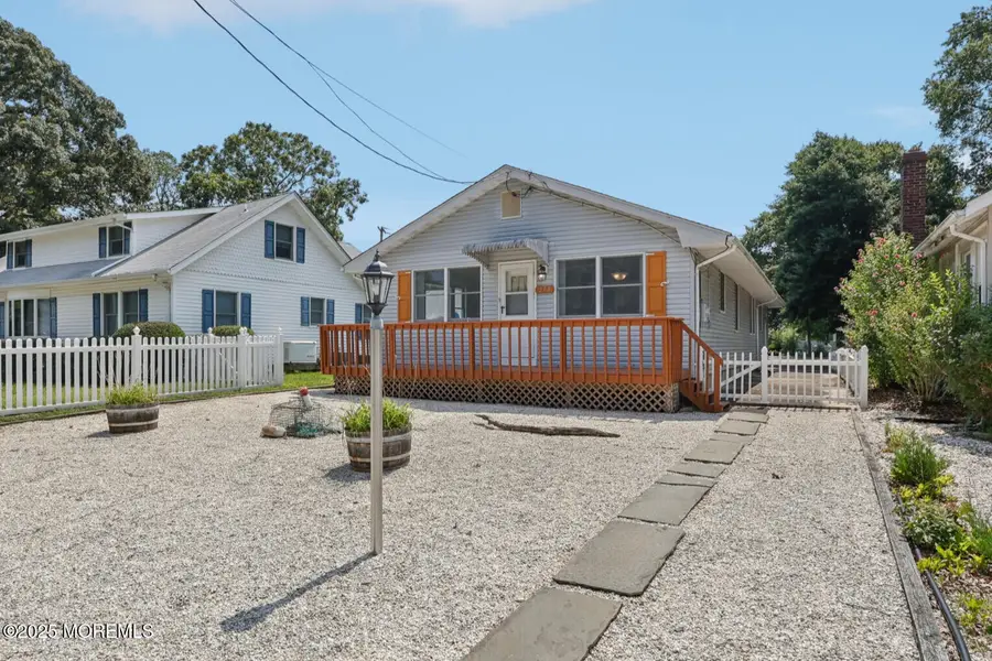 218 Swan Boulevard, Toms River, NJ 08753 - Image #3