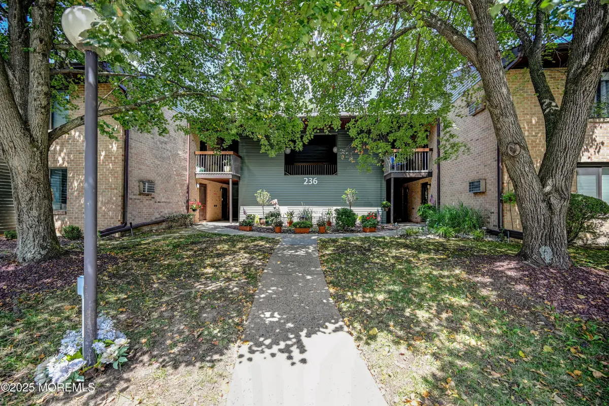 236 Medford Court #g, Manalapan, NJ 07726 - #1