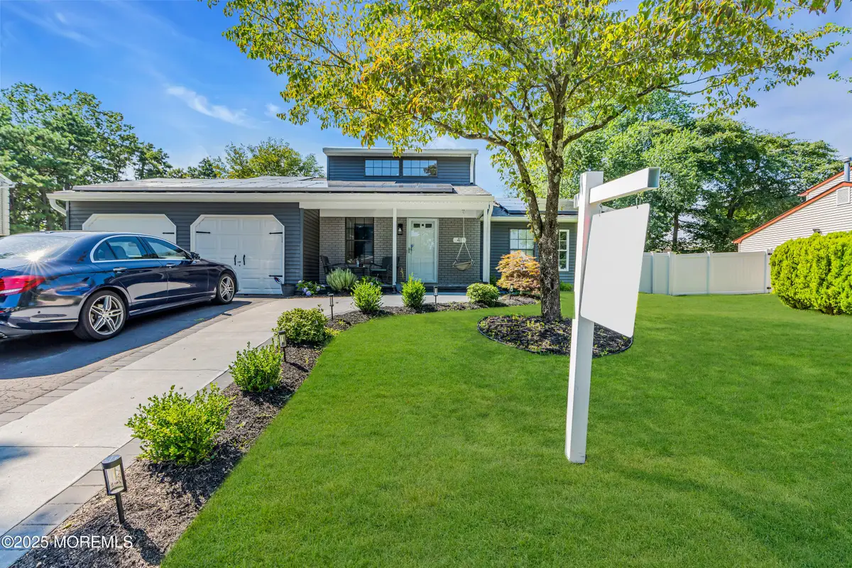 41 Sweetbriar Trail, Howell, NJ 07731 - Image #1