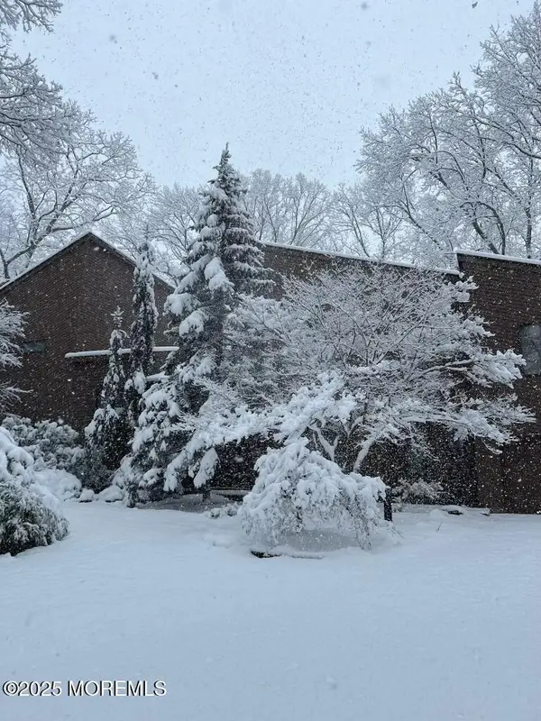 31 Thompson Grove Road, Freehold, NJ 07728