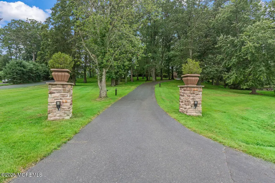 31 Thompson Grove Road, Freehold, NJ 07728 - Image #3