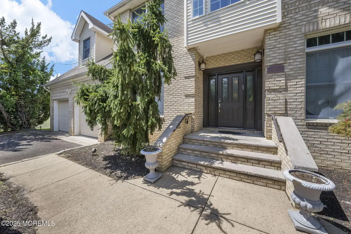 158 Sweetmans Lane #1, Manalapan Township, NJ 07726 - Image #1