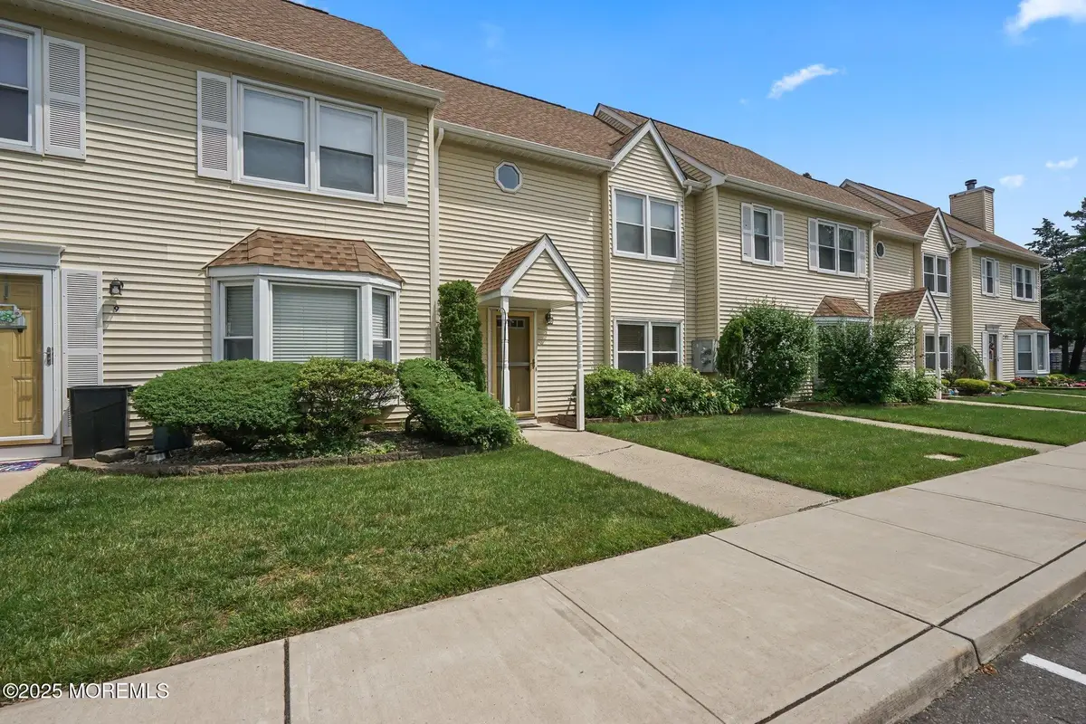 7 Colonial Court, Jackson, NJ 08527 - Image #1