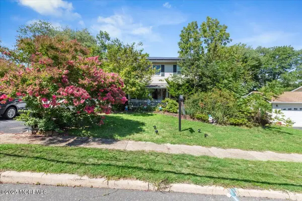 8 Hawaii Road, Jackson, NJ 08527