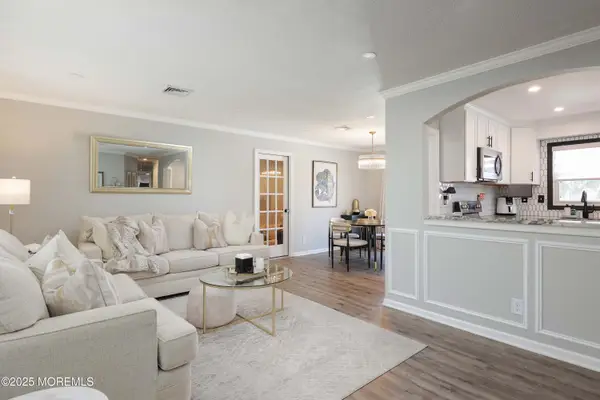 28 Birch Street, Beachwood, NJ 08722