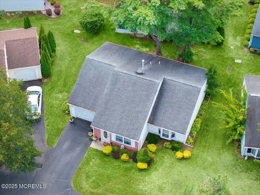 5 Jaffreyton Close, Freehold, NJ 07728 - Image #3