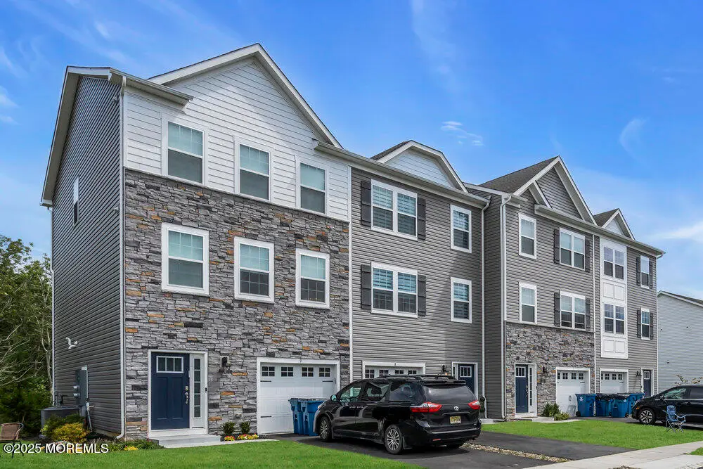 8 Avalon Lane, Jackson, NJ 08527 - Image #1