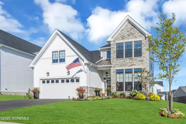 12 Tori Lane, Manalapan, NJ 07726