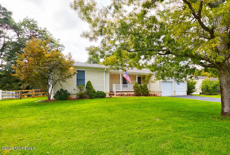 402 Frank Applegate Road, Jackson, NJ 08527 - Image #2