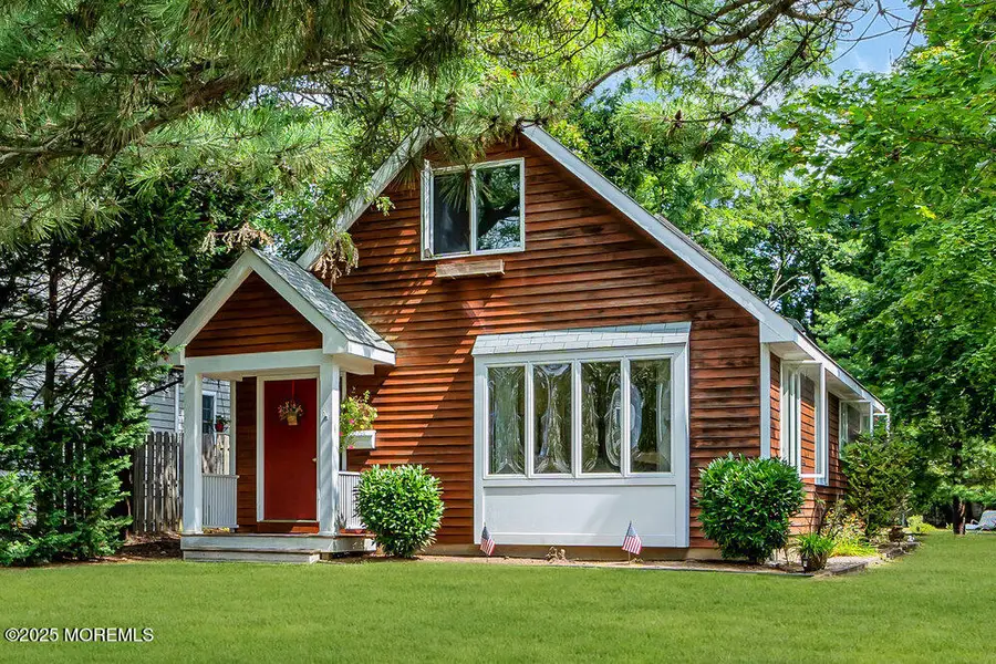 17 Woodrow Street, Oakhurst, NJ 07755 - Image #2