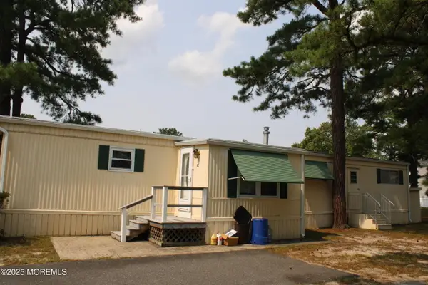 52 Woodchuck Parkway, Whiting, NJ 08759