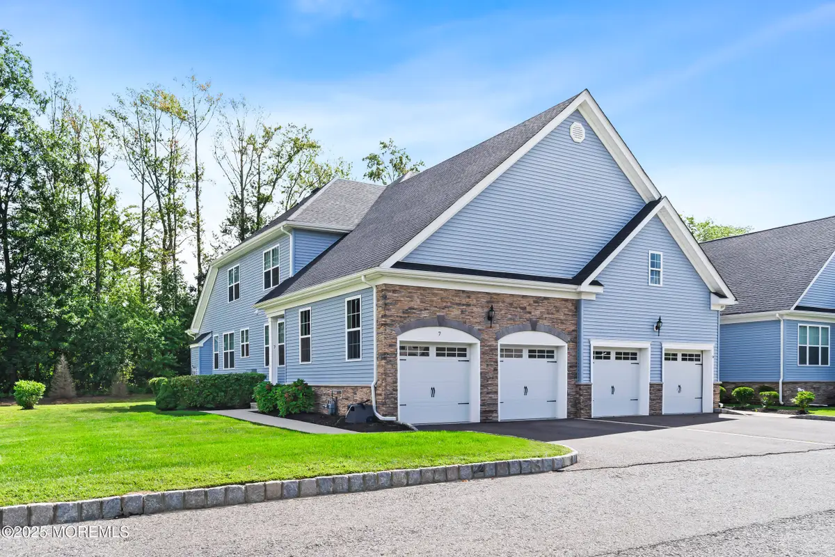 7 Remington Court, Farmingdale, NJ 07727 - Image #1