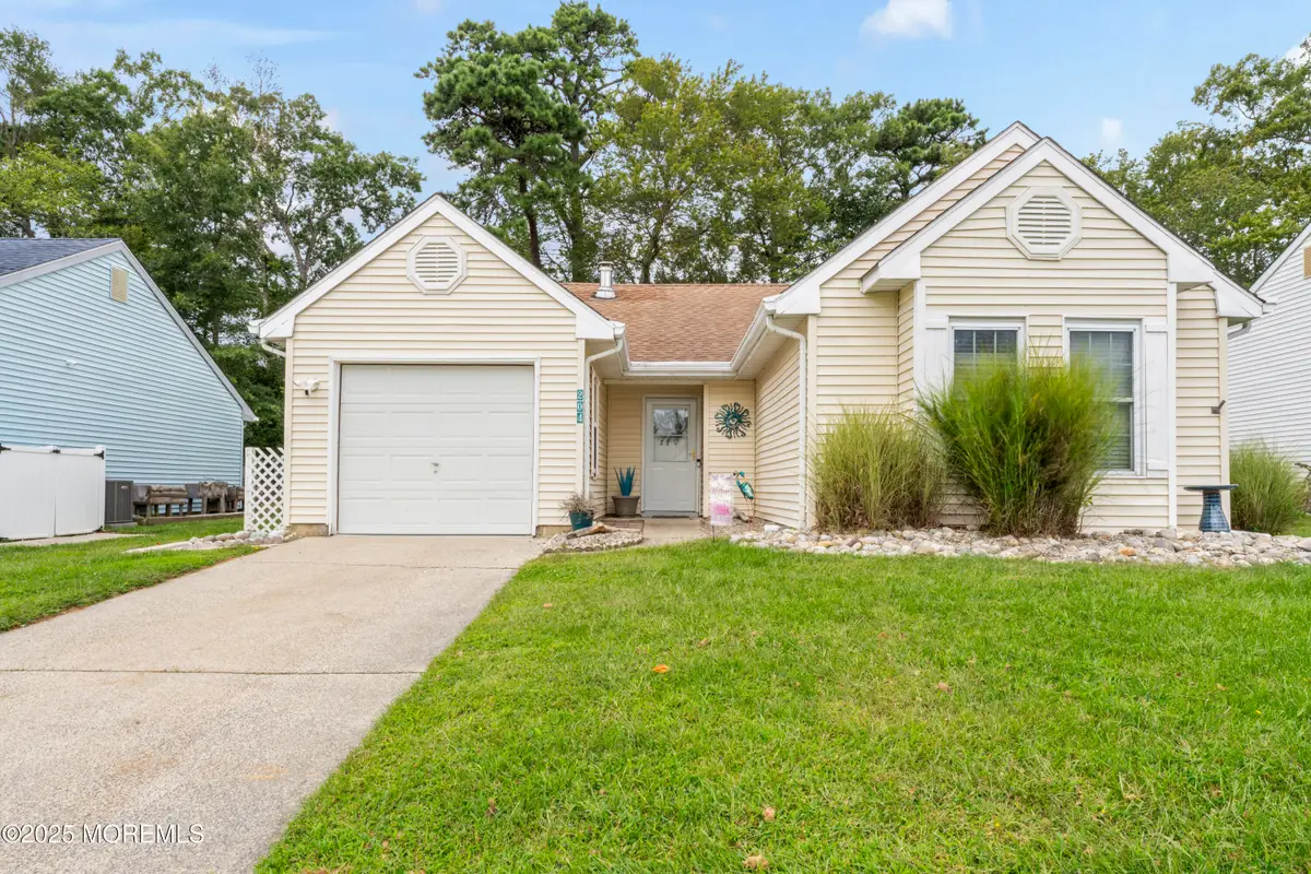 204 Mohican Lane, Mystic Island, NJ 08087 - Image #1