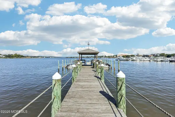 130 Bodman Place #15, Red Bank, NJ 07701