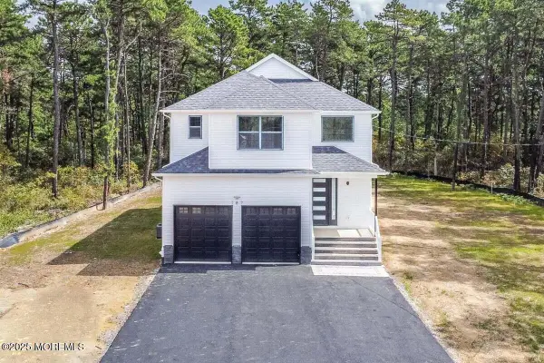 187 Grand Central Parkway, Bayville, NJ 08721