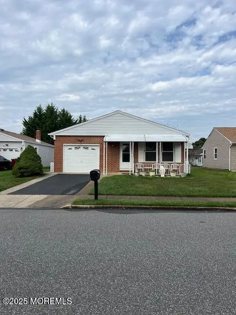 39 Innsbruck Drive, Toms River, NJ 08757 - Image #1